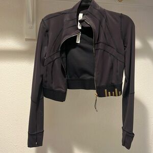 Lululemon women’s crop jacket